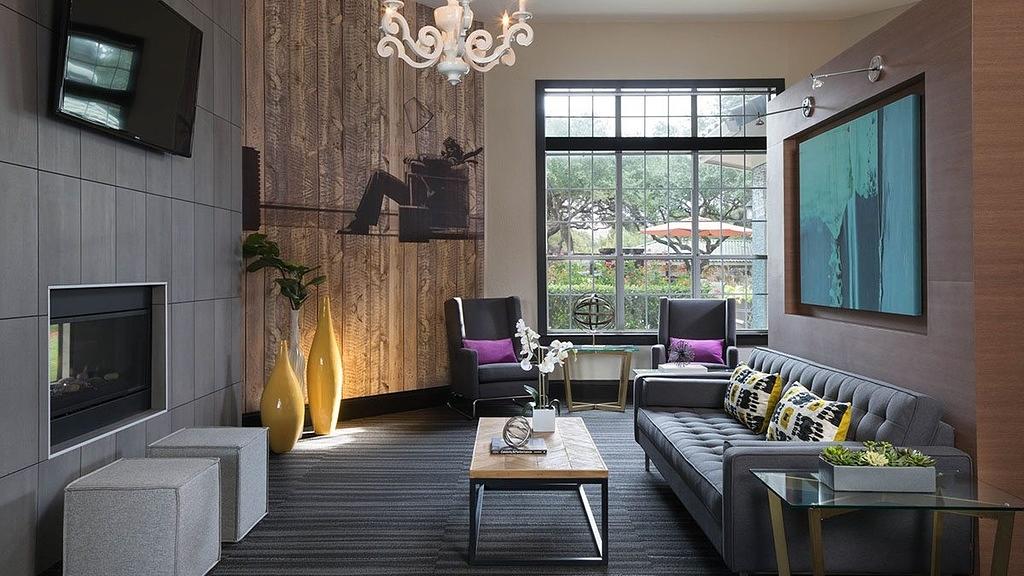 Griffis Canyon Creek 19107, Austin (see pics & AVAIL)